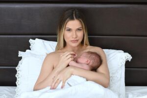 Andressa amanhece ao lado dos filhos