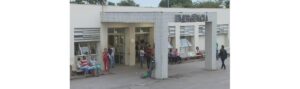 Mulher da à luz na porta do hospital por falta de atendimento médico e acontece o pior
