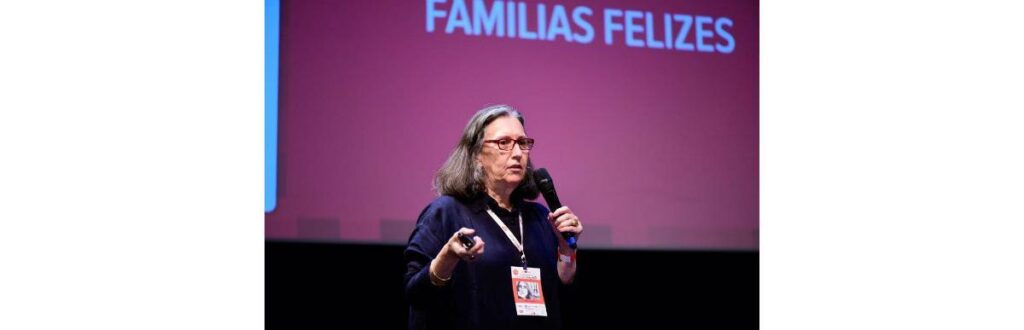 Mônica Figueiredo é mãe de Antonia