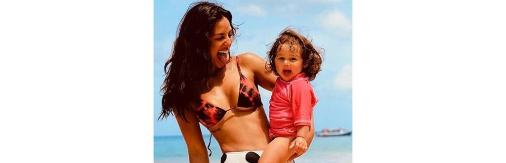 Yanna Lavigne e a filha Madalena