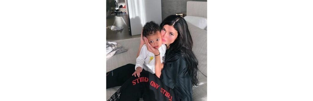 Kylie Jenner é mãe de Stormi