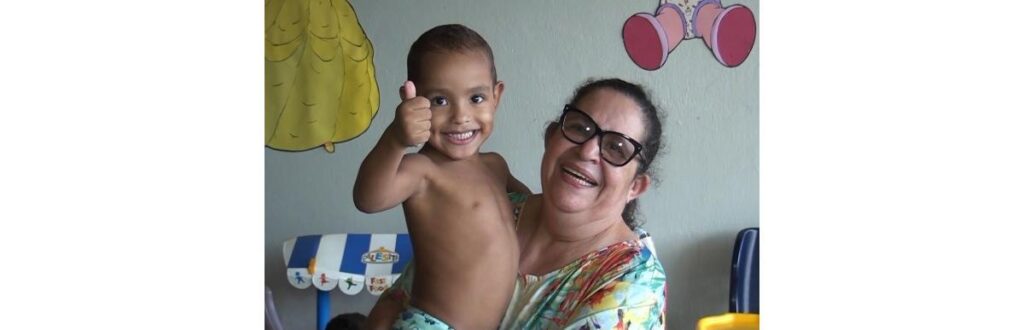 Renata é chamada de “super mãe” pelas crianças