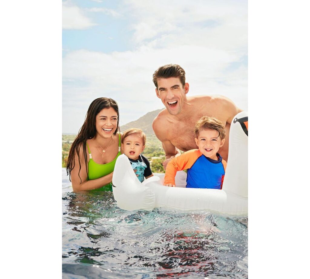Michael e Nicole Phelps são pais de Boomer e Beckett