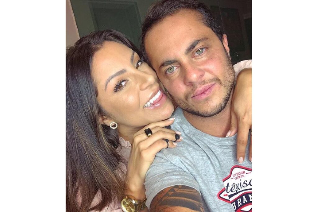 O casal está esperando um menino