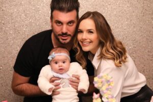 Thaeme é mãe de Liz, uma bebê arco-íris