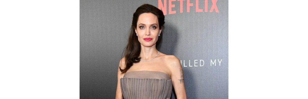 A família Jolie-Pitt conta com 3 crianças biológicas e 3 adotadas