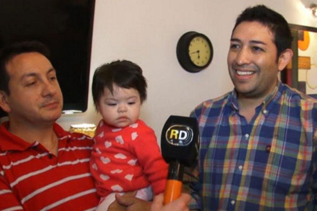 Daniel e Ariel são pais de Olivia e Victória que têm meses de diferença