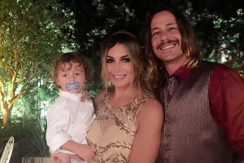 Raphaela e Theo Becker são pais de Thor