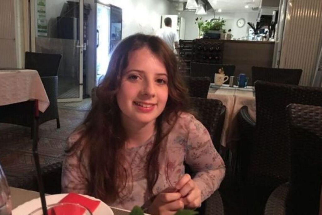 Holly tinha 15 anos