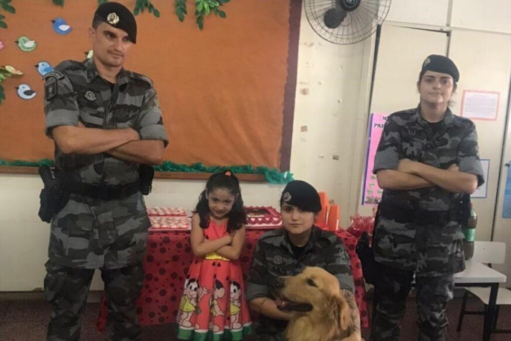 Helena com os pais