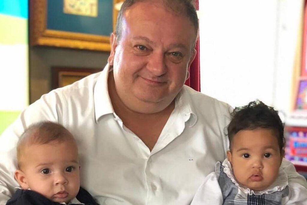 Os gêmeos do casal tem 10 meses