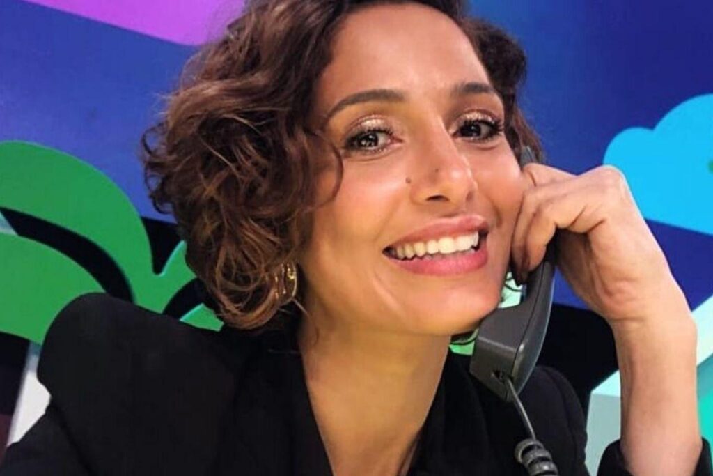 A atriz está namorando com a artesã, Beatriz Coelho