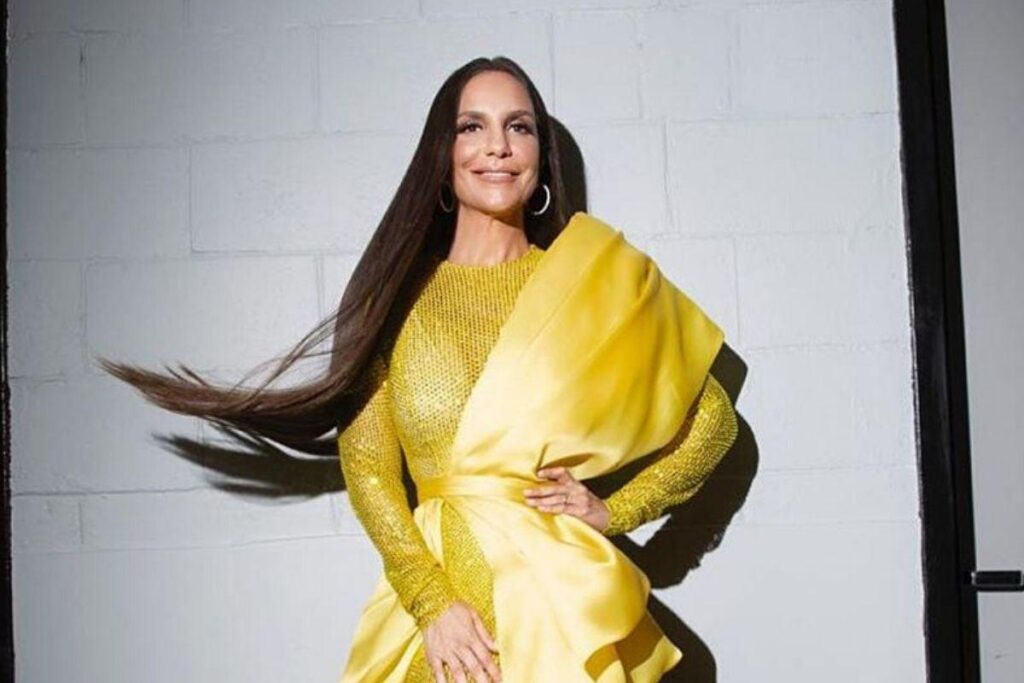 Ivete escolheu um tema baita legal para o Halloween, mas foi Marina que chamou a atenção