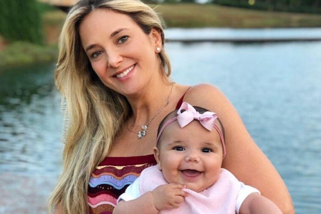 Tici é mãe de duas meninas lindas