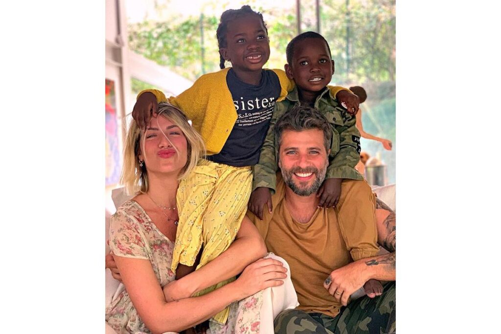 Titi fala se a mãe deixou ela ou não