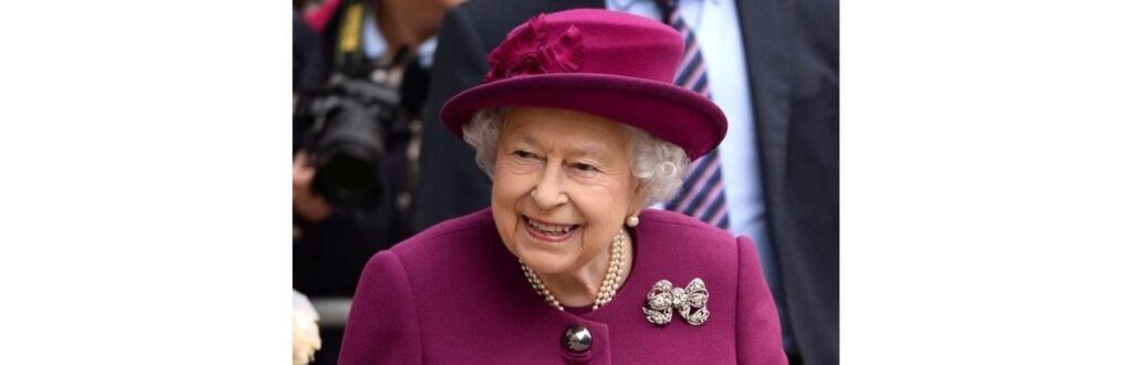 Rainha Elizabeth e o filho, príncipe Andrew