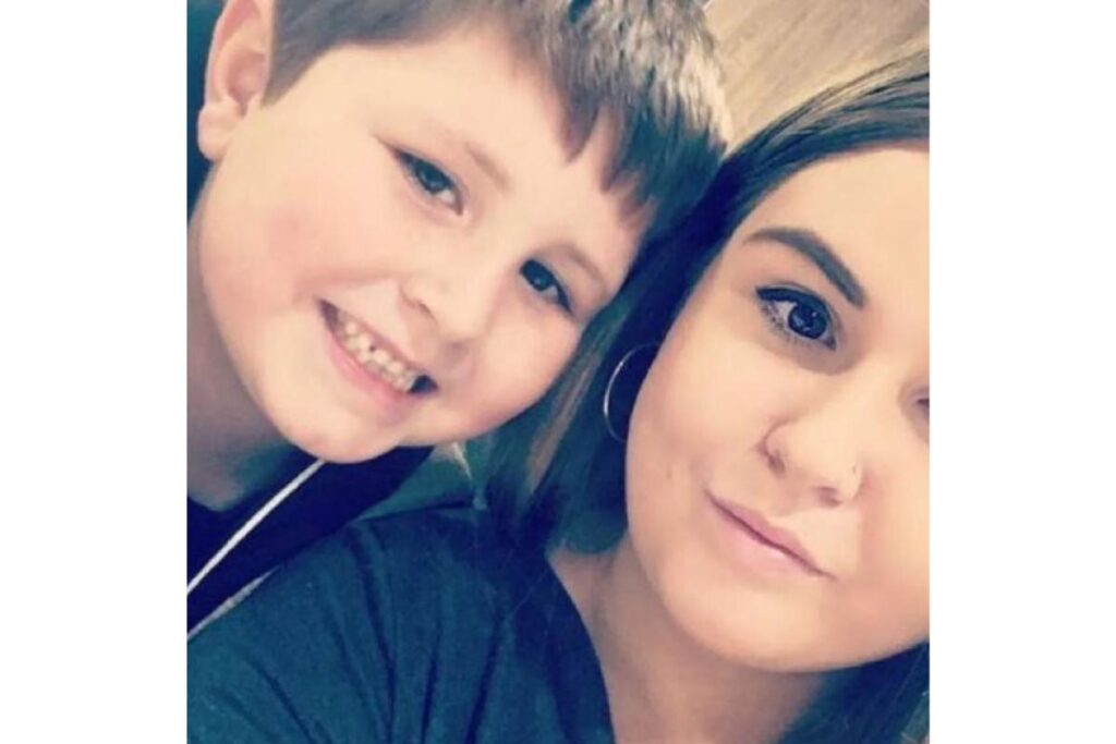 Victoria Howllet foi surpreendida pelo filho Oliver, de 7 anos