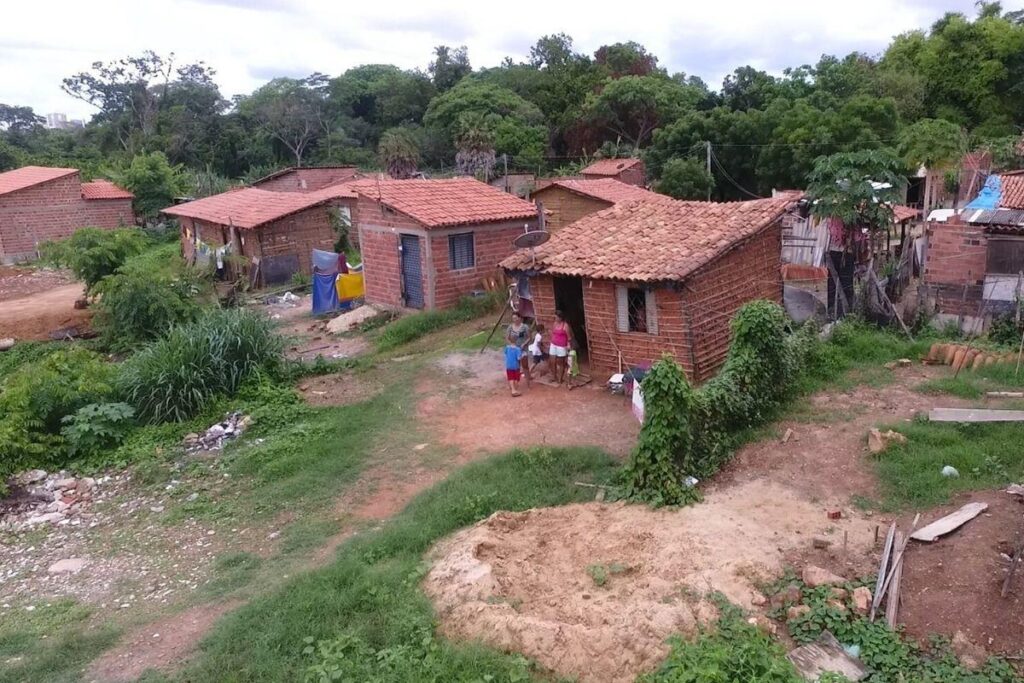 Família de Teresina, recebe doações para reformar a casa.