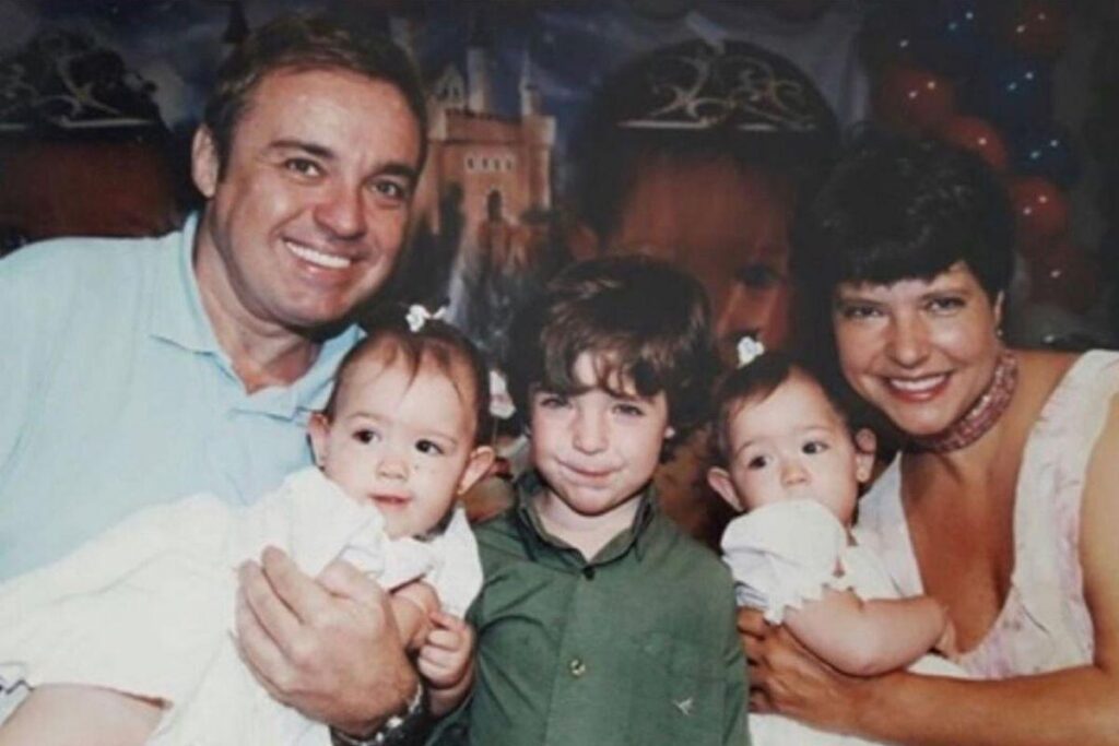 Os filhos de Gugu se surpreenderam com a presença do irmão de Rose Miriam na casa