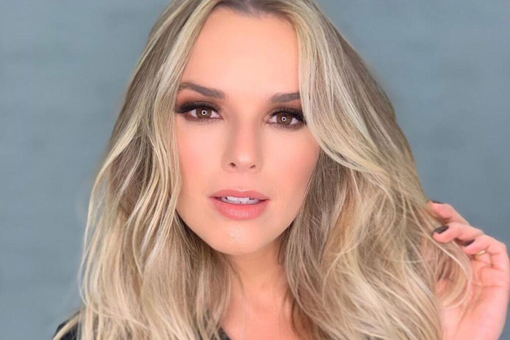 Liz é filha de Thaeme com Fábio da Lua
