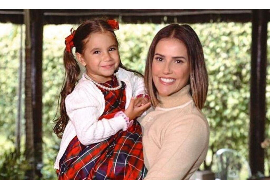 Deborah Secco e Hugo Moura são pais de Maria Flor
