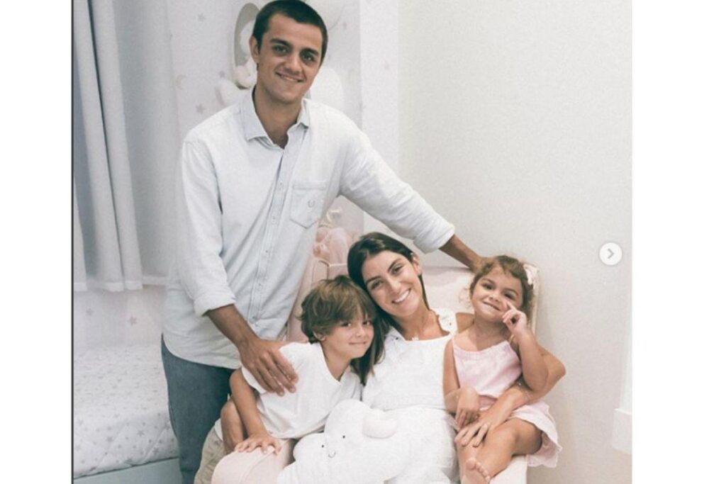 Vicente é o terceiro filho de Mariana com felipe Simas