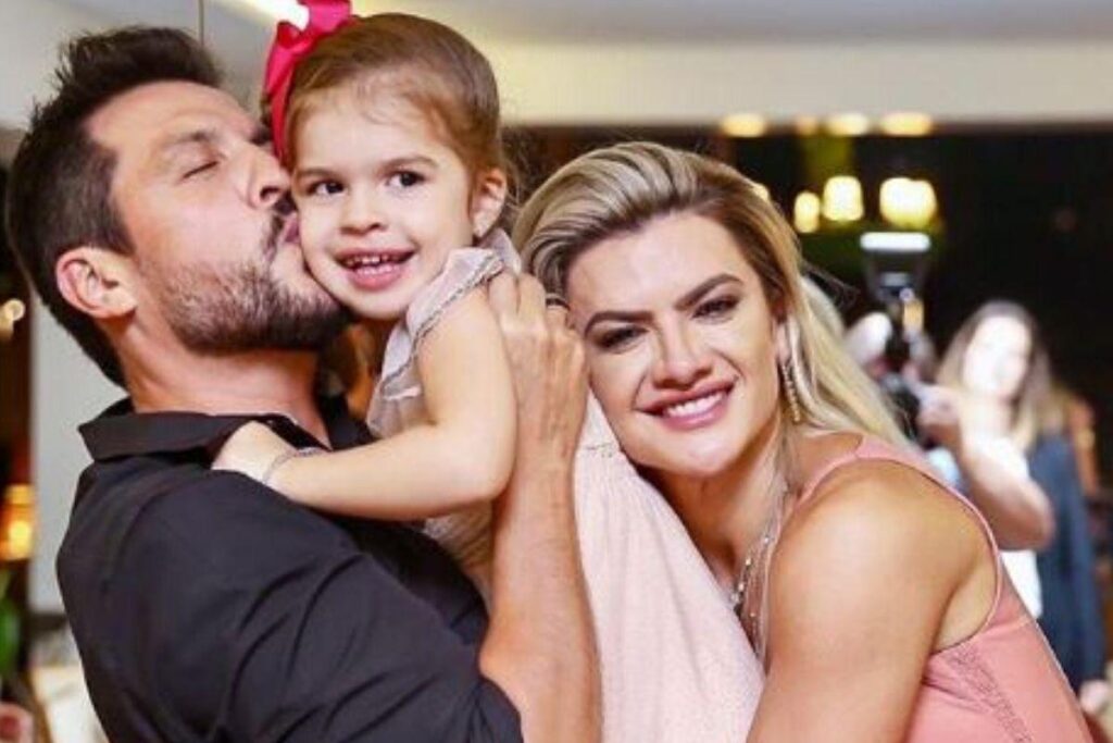 Mirella Santos com o marido Ceará e a filha Valentina