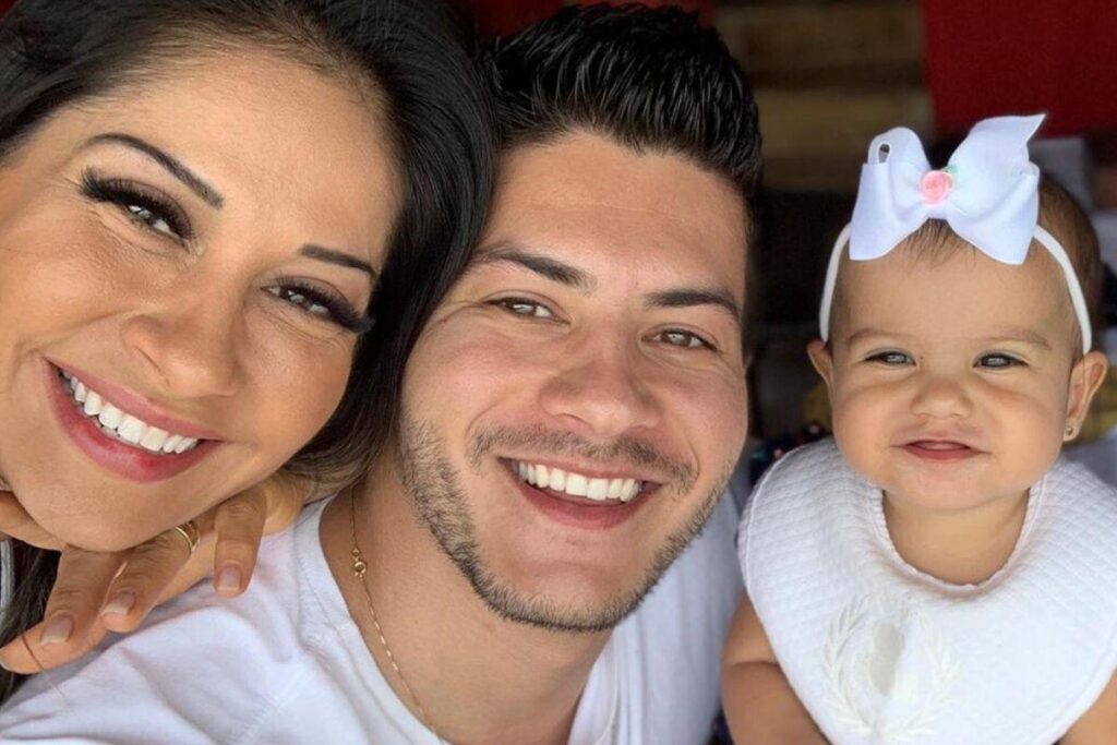 Mayra Cardi e Arthur Aguiar terminaram o casamento 1 ano e seis meses após o nascimento da filha