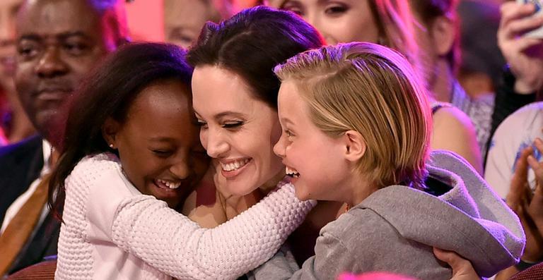 Angelina conta sobre sua visão do racismo e sua filha, que foi adotada do Etiópia