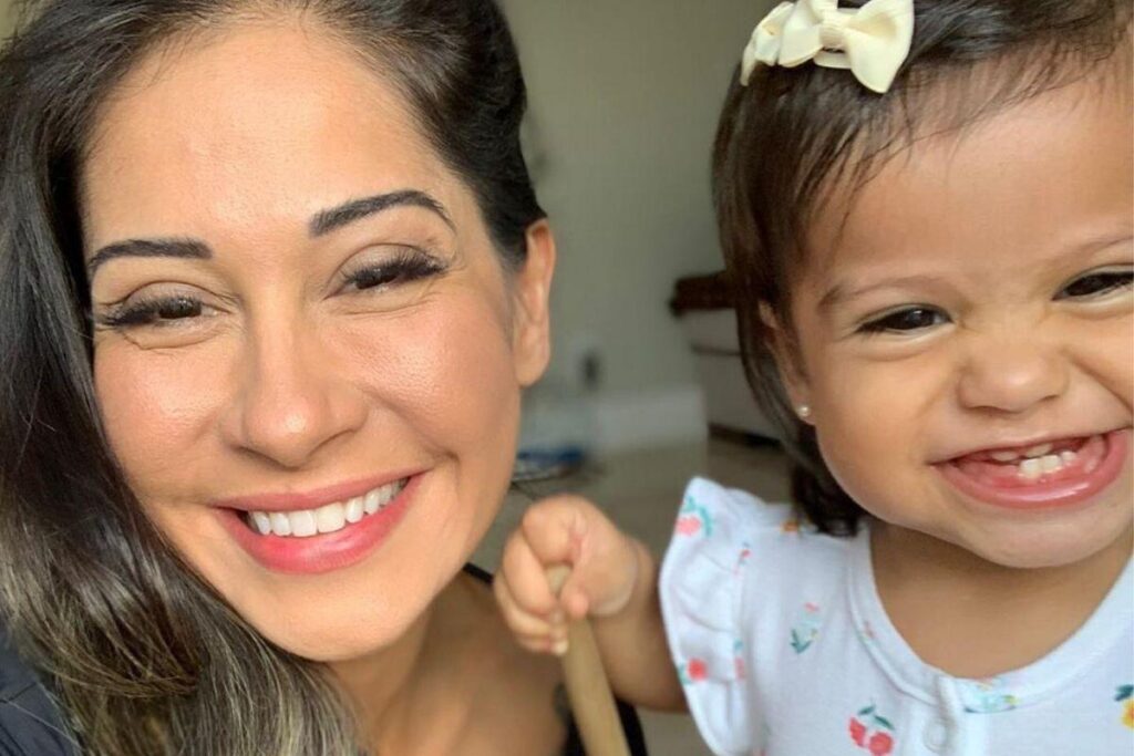 Mayra Cardy é mãe de dois