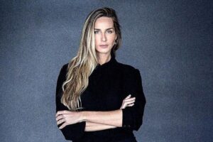 Mariana Weickert fala que está evitando contato com o filho recém nascido