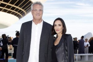 Filha de Pedro Bial aparece comendo de jeito inusitado em foto que chama atenção