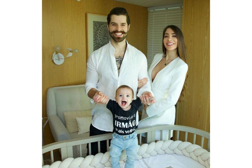 O casal anunciou a segunda gestação