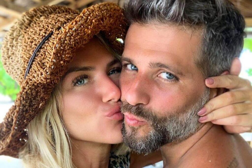 Giovanna se derreteu ao mostrar os pés do filho