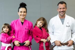 Malvino Salvador leva filhas para fazer ultrassom de Kyra Gracie: “Olha a coluninha dele”