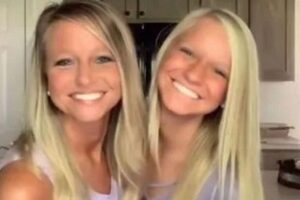 Mãe e filha confundiram a internet que achou que elas eram gêmeas