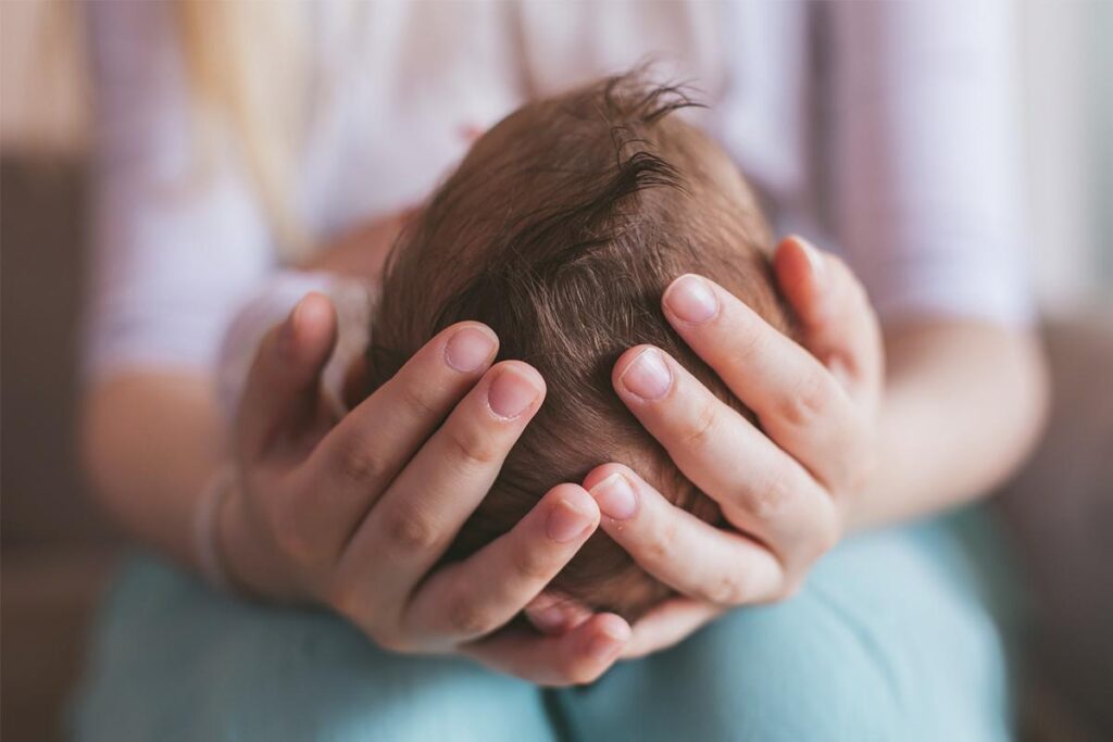 Após descobrir o resultado do teste a mãe deixou o hospital