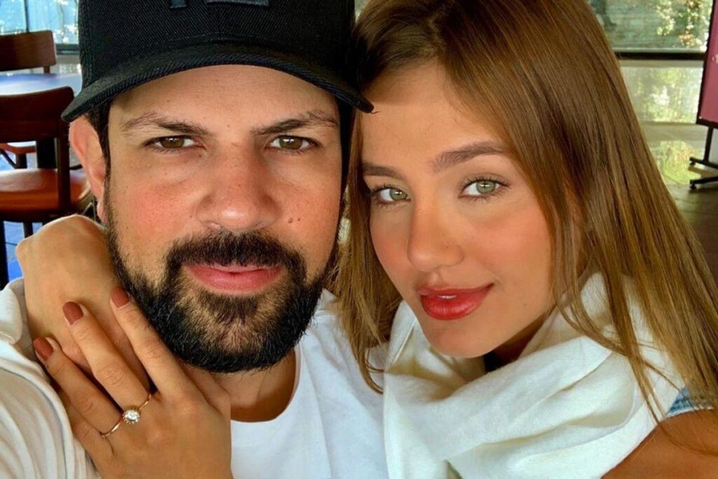Theo, de 4 meses, fantasiado de Woody, do Toy Story