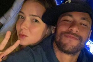 Ele contou a relação que tem com a ex-namorada, Carol Dantas