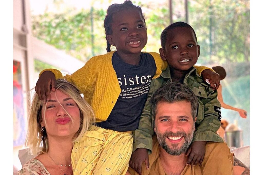 Ele é casado com Giovanna Ewbank