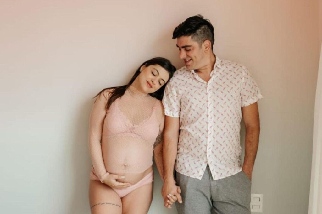 O casal está esperando a primeira filha