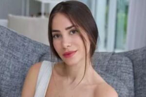 Romana Novais mostra como a barriga de grávida cresceu em fotos com Alok