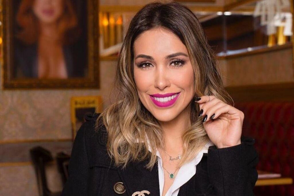 Bella Falconi pose ao lado de Stella e Victoria em ensaio fofo