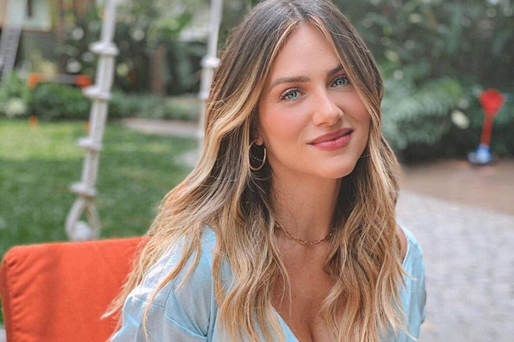 Giovanna Ewbank mostra Zyan com o brinquedo favorito e conta: “Era da Titi”