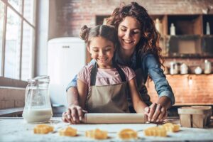 Hora de colocar a mão na massa (e aproveite para chamar as crianças para cozinhar!)