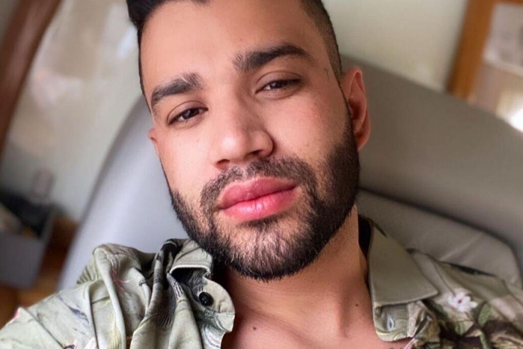 Gusttavo Lima faz homenagem no aniversário de morte da mãe