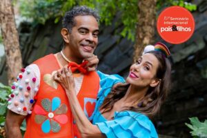 Eles fizeram um Poecket Show para finalizar o seminário