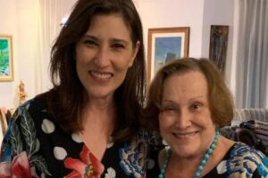 Beth Goulart vai lançar livro que estava escrevendo com a mãe, Nicette Bruno, sobre amor, arte e vida