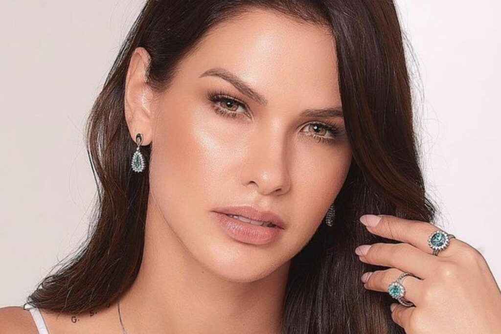 Andressa Suita passou o ano novo com a mãe, a irmã e algumas amigas