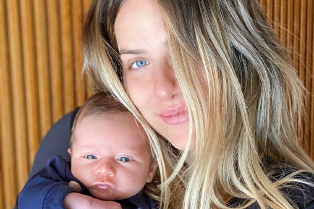 Ela comentou sobre a introdução alimentar de Zyan